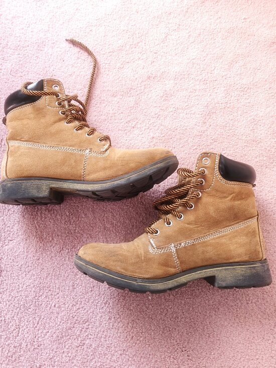 Shoes - Candies Brown Women's Boots, Size 8.5 medium.
